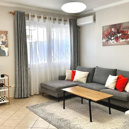 Quiet & Spacious City Center Apartment - 4 Min Walk Tirana Buitenkant foto