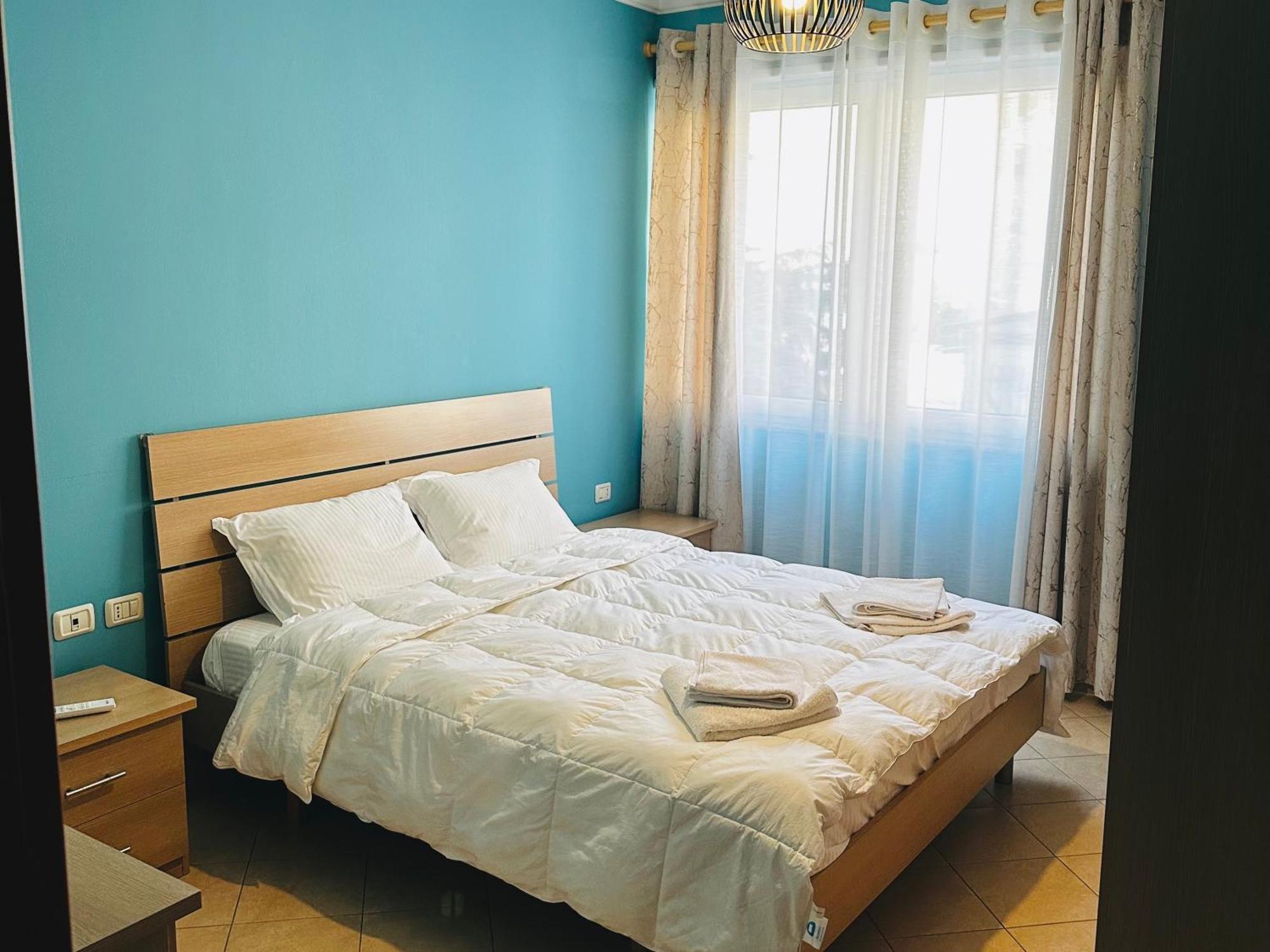 Quiet & Spacious City Center Apartment - 4 Min Walk Tirana Buitenkant foto
